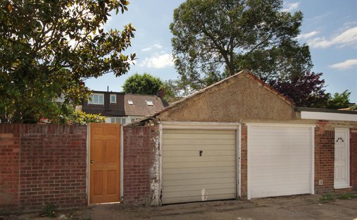 House in Acton Park, Ealing, England 1