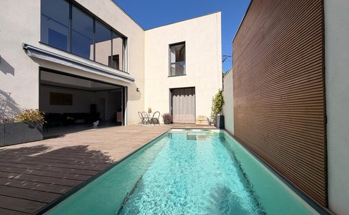 House in Camplanier, Nimes, France 1
