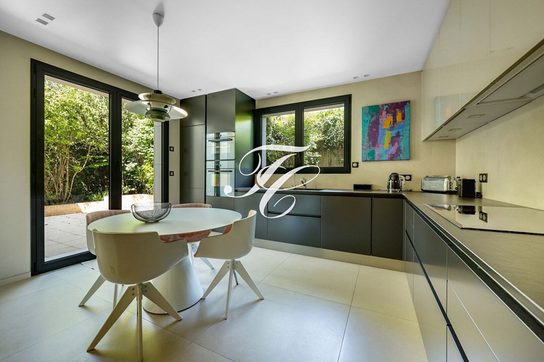 House in Saint-Cloud, Ile-de-France, France 5 - 18363519