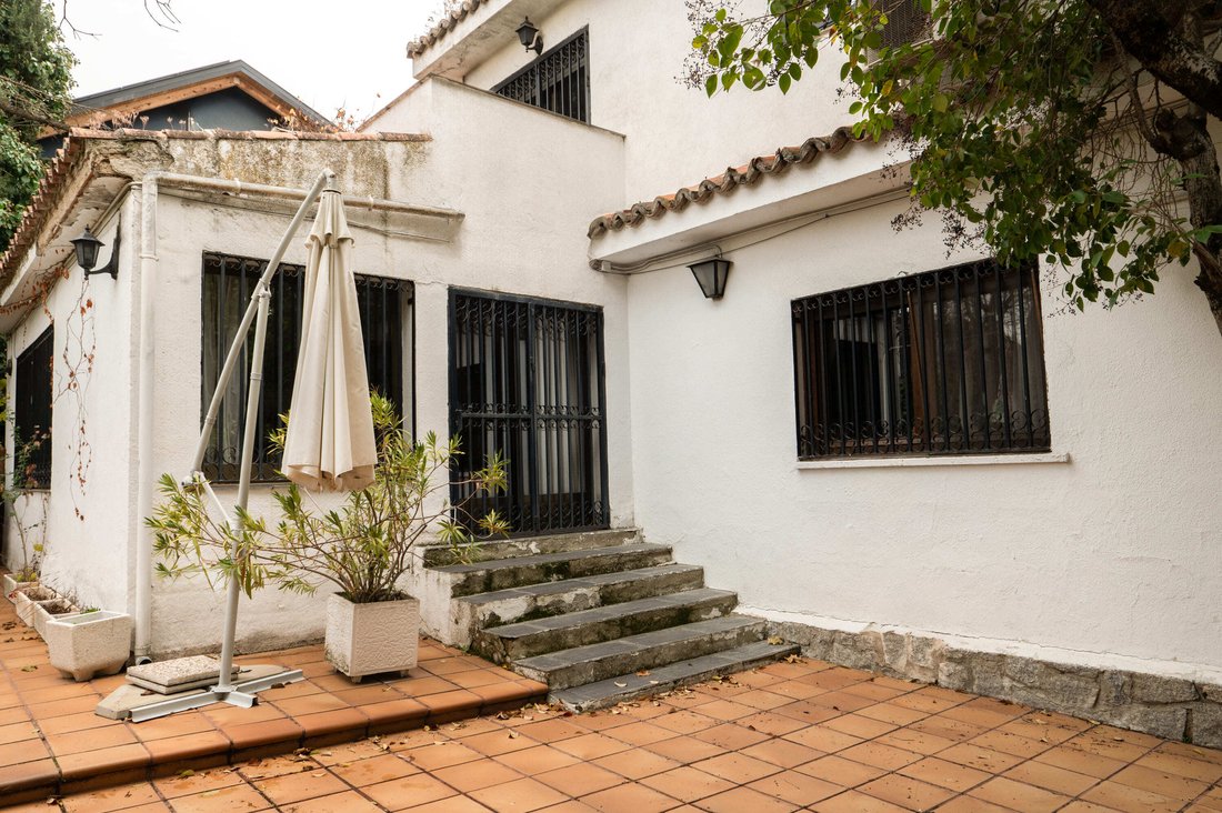 Villa in Pozuelo de Alarcon, Comunidad de Madrid, Spain 5 - 18362756