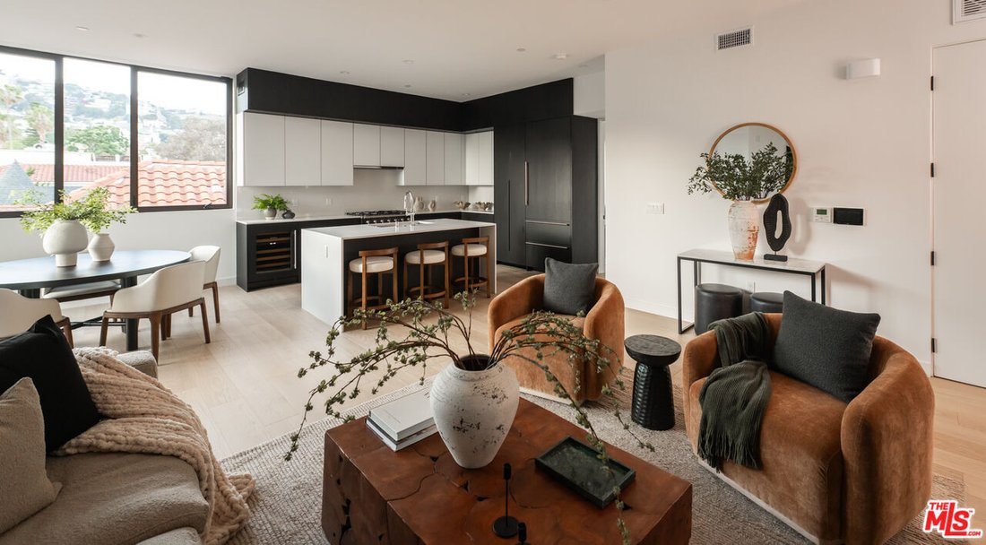 Los Angeles, California, United States 3 - 18367044