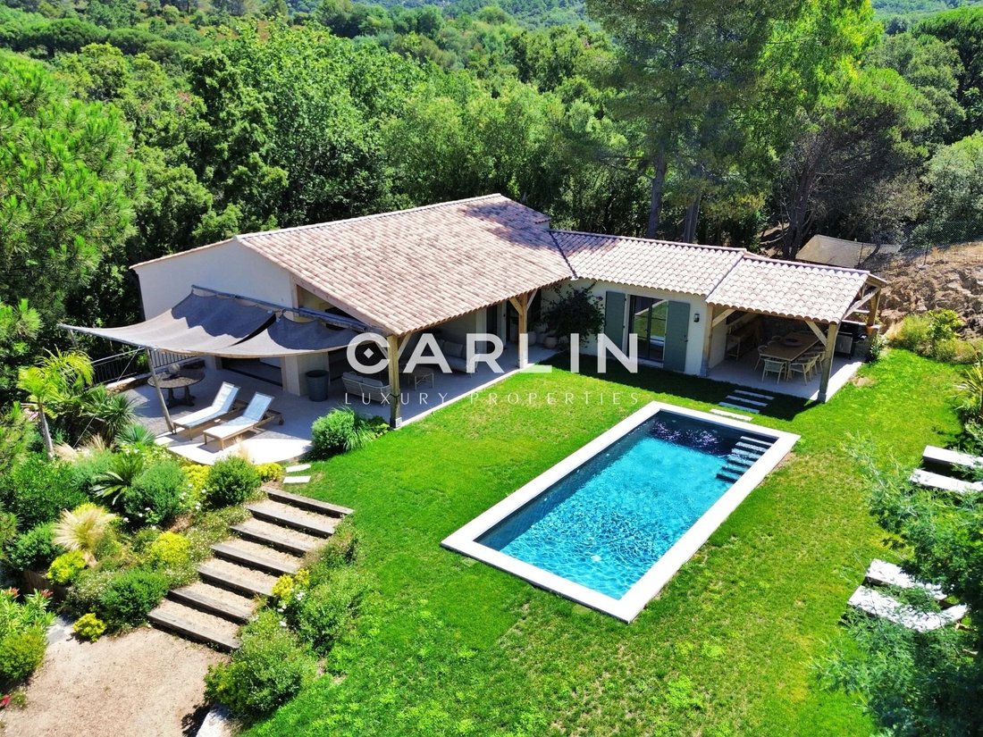 Villa in La Croix-Valmer, Provence-Alpes-Côte d'Azur, France 1 - 18364063