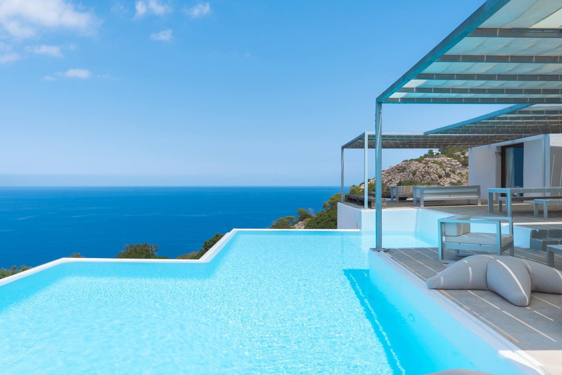 Villa in Sant Joan de Labritja, Balearic Islands, Spain 1 - 16989024