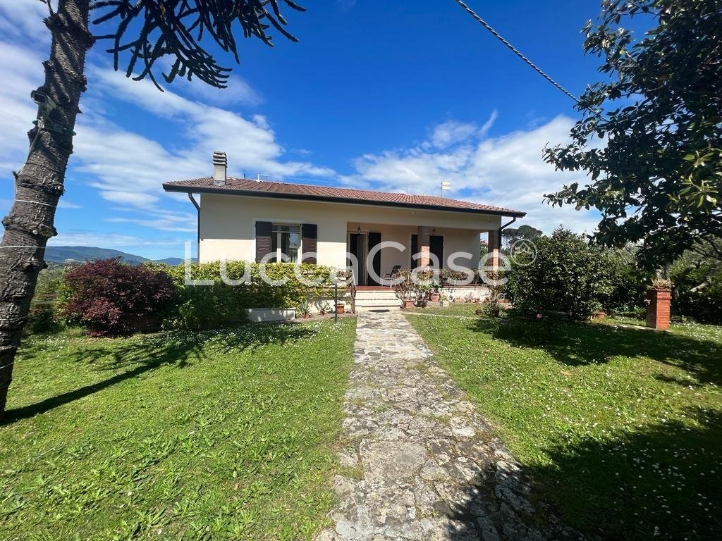 Villa in Center, Capannori, Tuscany 1 - 18362015