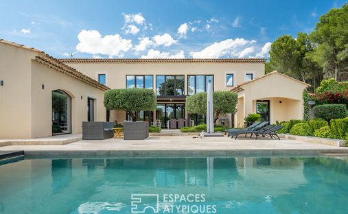 Villa in Paradou, Provence-Alpes-Côte d'Azur, France 1