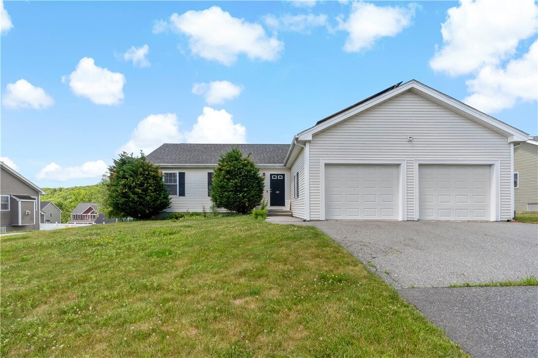House in Woonsocket, Rhode Island, United States 1 - 18365010