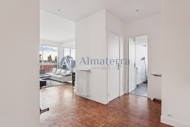 Apartment in Côte Saint Louis, Garches, France 5 - 18365867