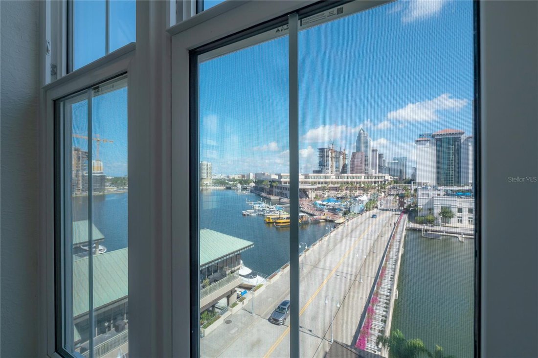 Condo in Tampa, Florida, United States 3 - 18362111