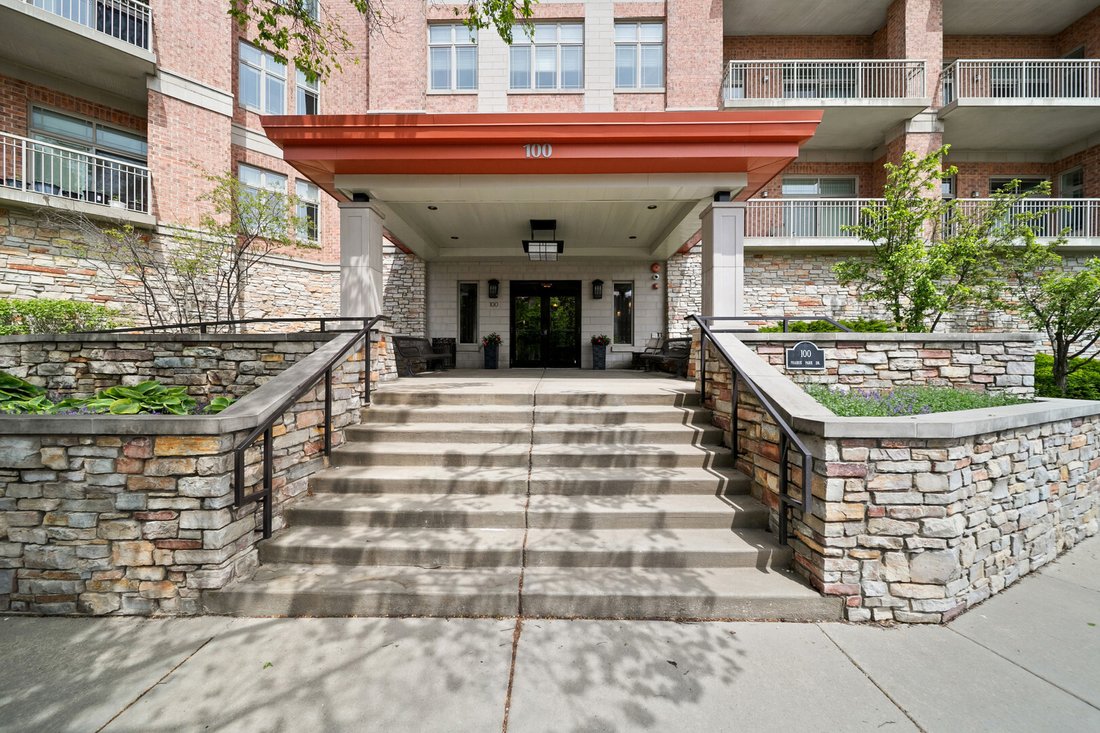 Condo in Wheeling, Illinois, United States 2 - 18365668