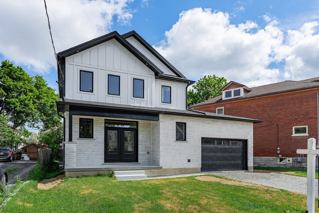 House in Cambridge, Ontario, Canada 3 - 18364305
