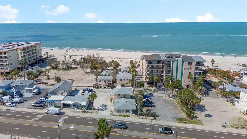 Land in Madeira Beach, Florida, United States 1 - 18369533