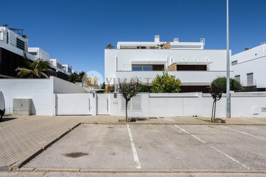 House in Faro (Se e Sao Pedro), Algarve, Portugal 2 - 18367376