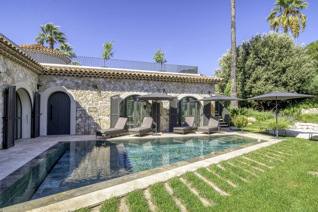 Villa in Juan les Pins-Gallice, Antibes, France 1 - 18363946