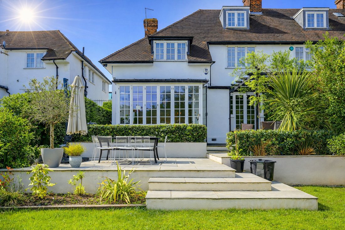 House in Temple Fortune, Barnet, England 3 - 18361929
