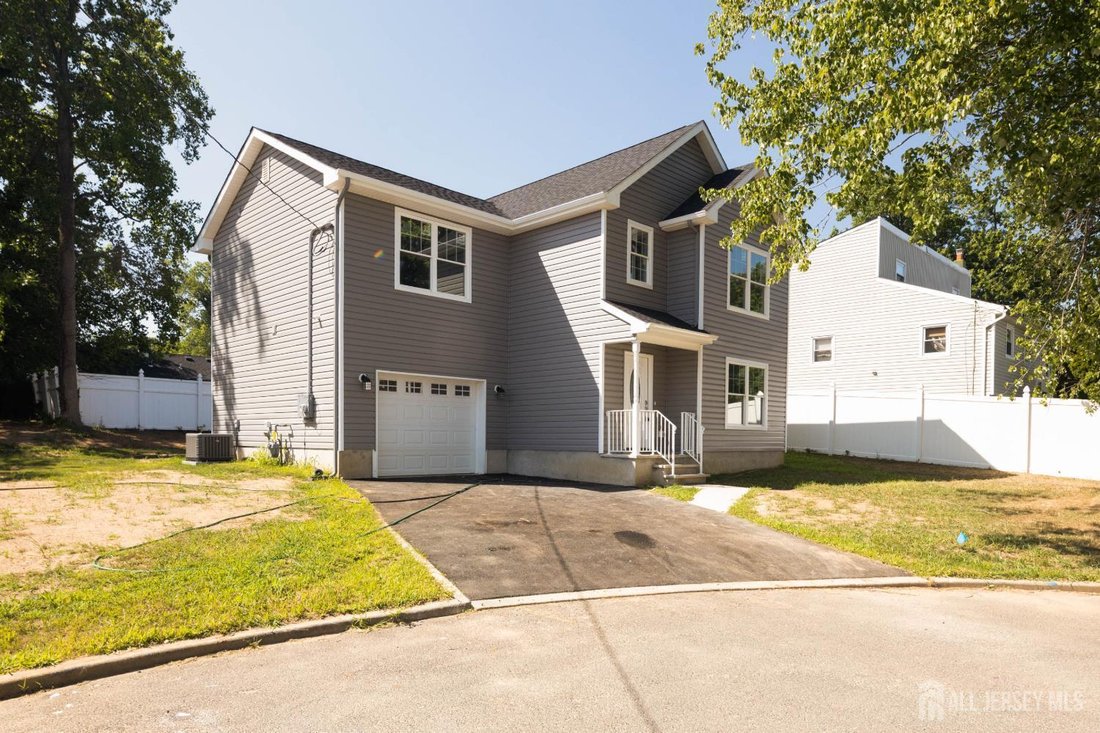 House in Woodbridge Township, New Jersey, United States 2 - 18364497