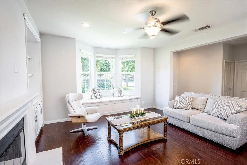 Condo in Tustin, California, United States 5 - 18346379