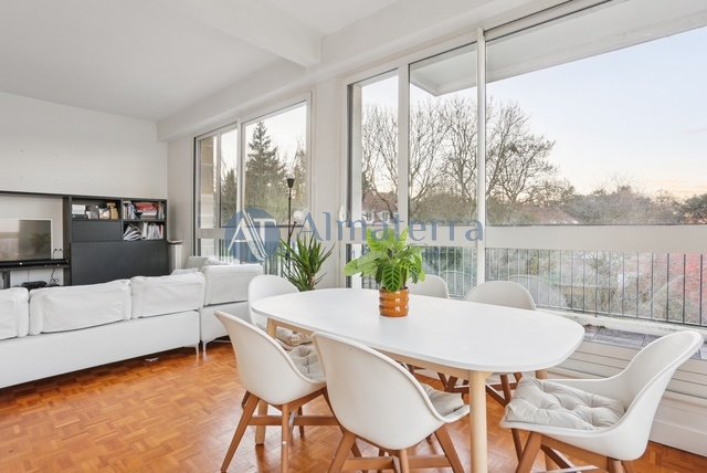 Apartment in Côte Saint Louis, Garches, France 1 - 18365867