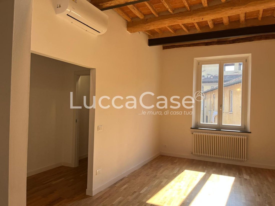 Apartment in Historic Center, Lucca, Tuscany 1 - 18361946