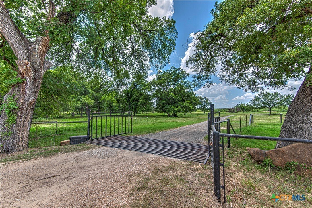 House in Davilla, Texas, United States 2 - 18364846