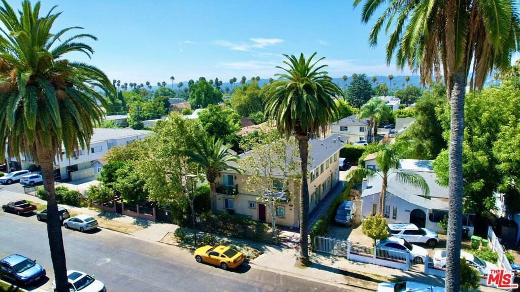 Los Angeles, California, United States 2 - 18364895