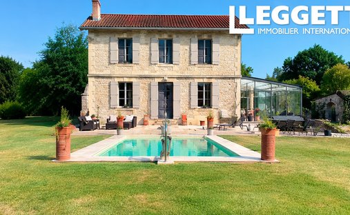 House in Port-Sainte-Foy-et-Ponchapt, Nouvelle-Aquitaine, France 1