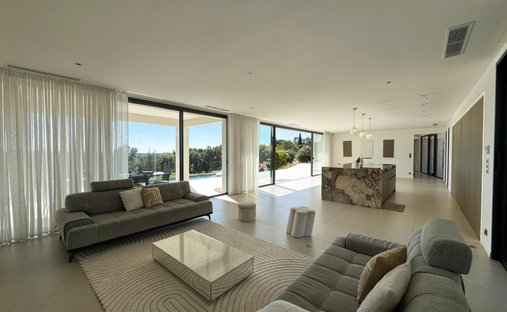 House in Camplanier, Nimes, France 1
