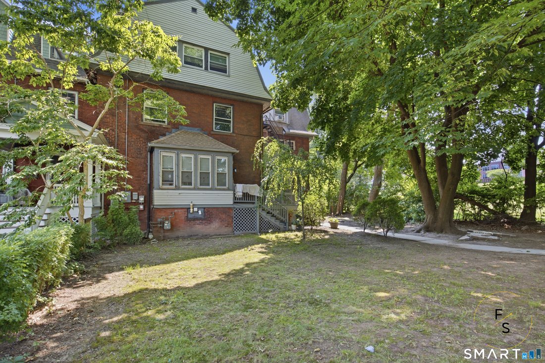 Hartford, Connecticut, United States 4 - 18365454