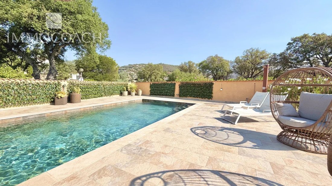 House in La Londe-les-Maures, Provence-Alpes-Côte d'Azur, France 1 - 18260340