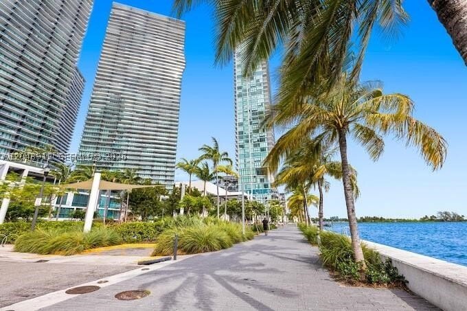 Condo in Miami, Florida, United States 1 - 18362606