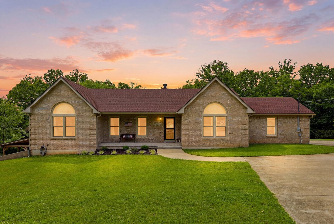 House in Lawrenceburg, Kentucky, United States 1 - 18365338