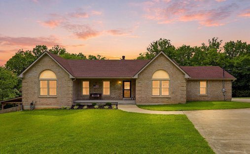 House in Lawrenceburg, Kentucky, United States 1