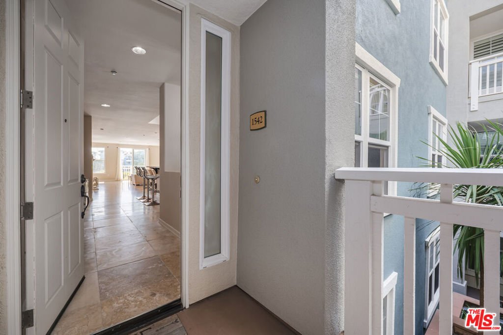 Condo in Oxnard, California, United States 2 - 18364941