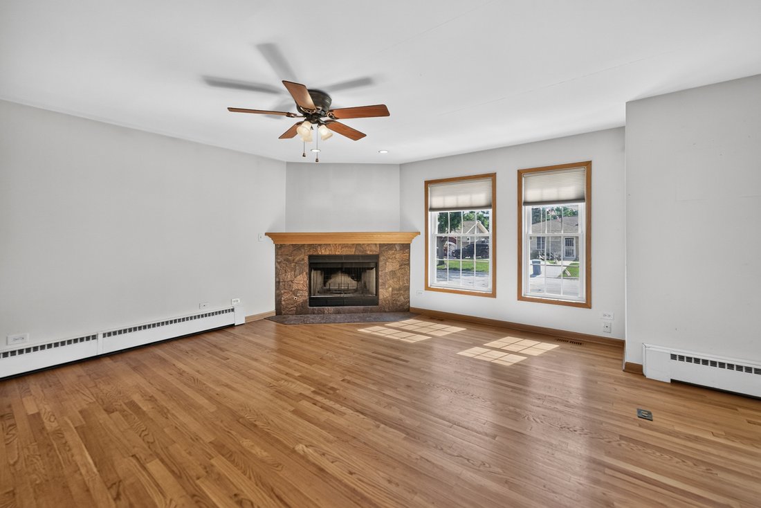 House in Villa Park, Illinois, United States 3 - 18365590