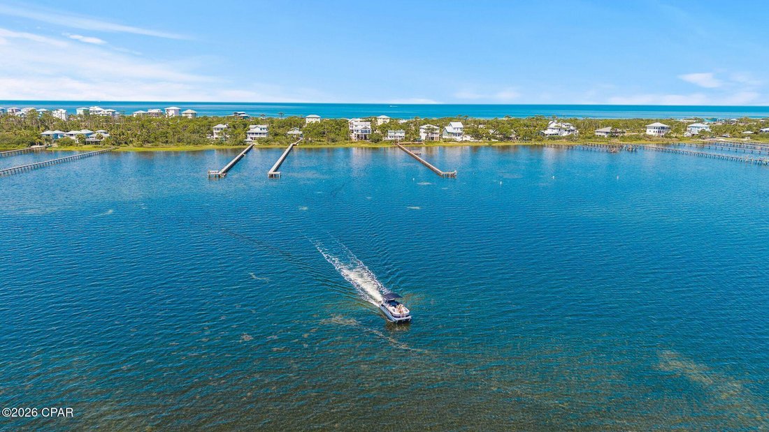 Port St. Joe, Florida, United States 3 - 18367343