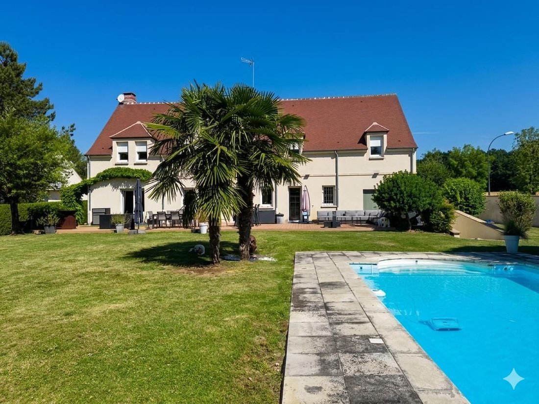 House in Senlis, Hauts-de-France, France 1 - 18362872