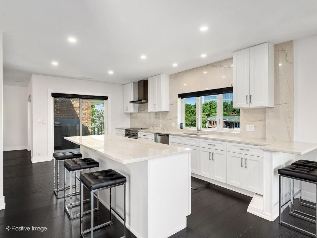 Condo in Oak Brook, Illinois, United States 5 - 18365613