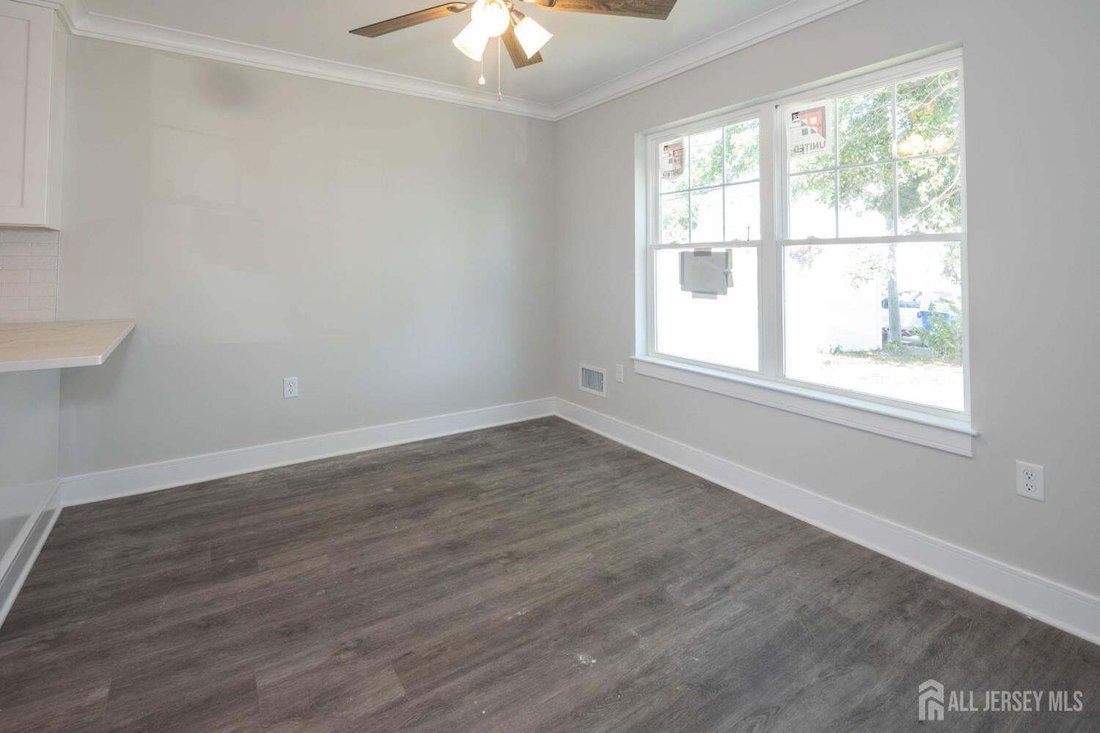 House in Woodbridge Township, New Jersey, United States 5 - 18364497
