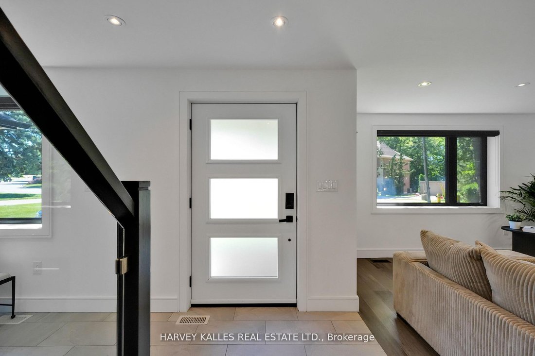 House in Toronto, Ontario, Canada 2 - 18369574