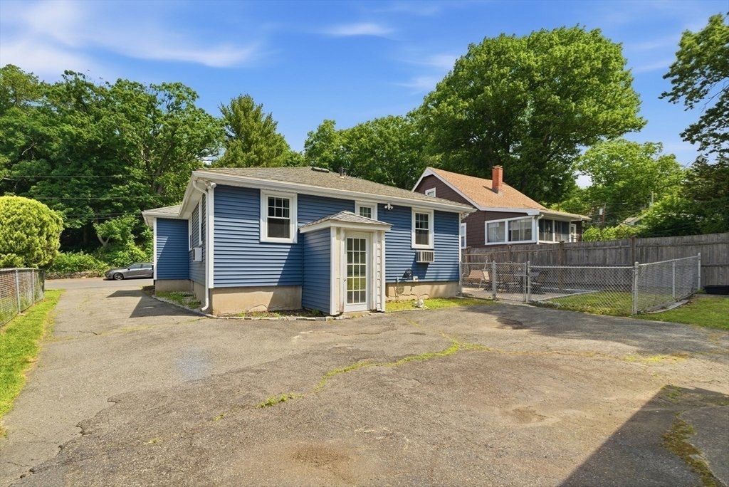 House in Lynn, Massachusetts, United States 5 - 18190636