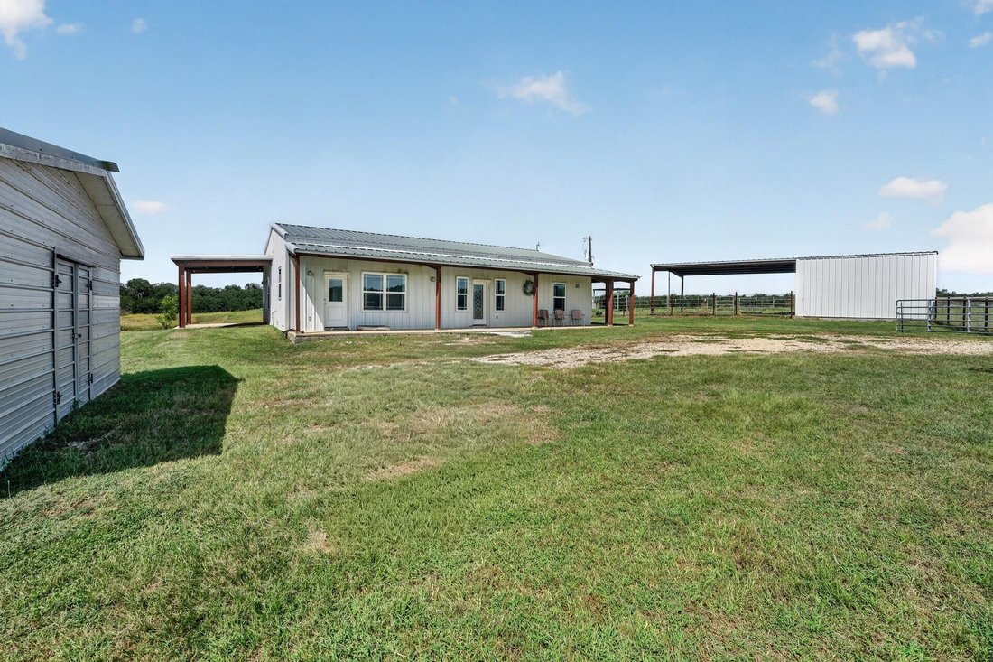 House in Thrall, Texas, United States 5 - 18366176