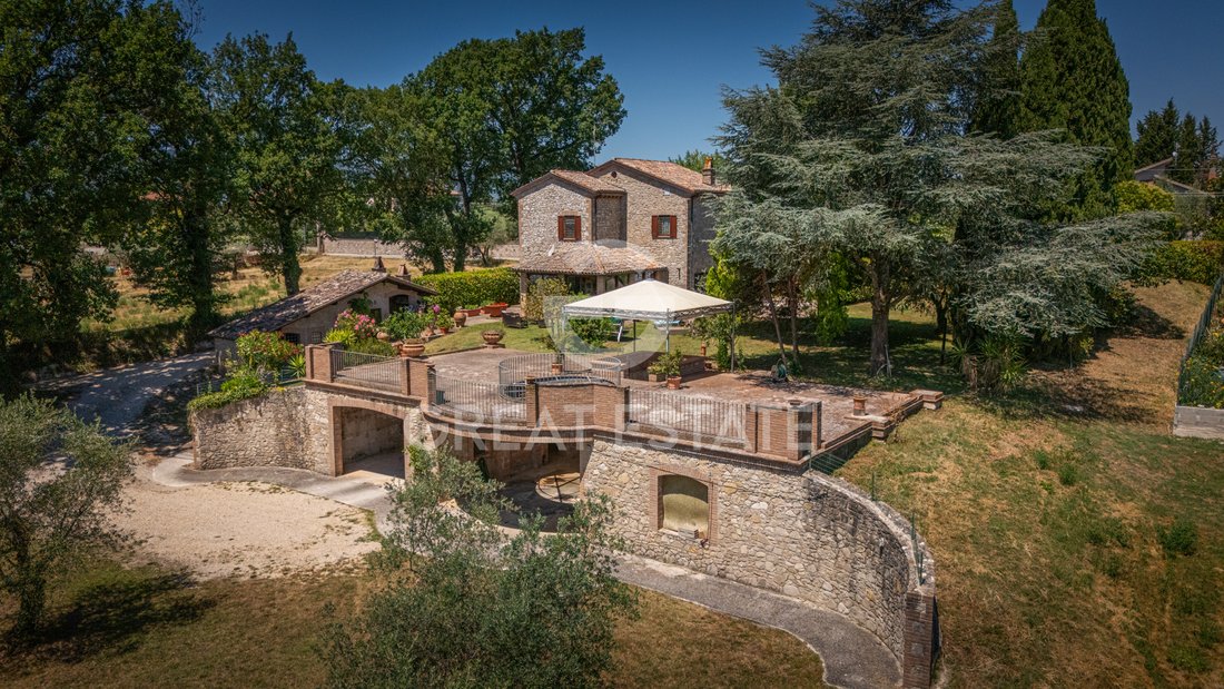 Estate in Avigliano Umbro, Umbria, Italy 1 - 18365807