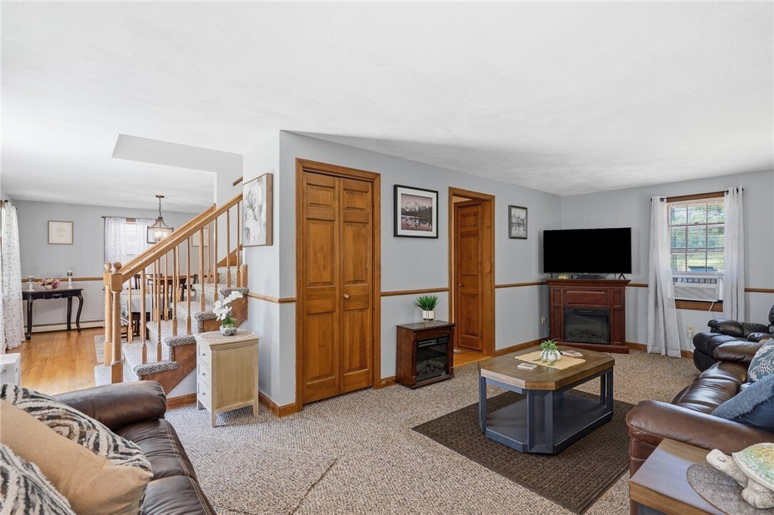 House in Coventry, Rhode Island, United States 5 - 18301415