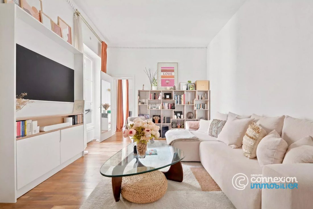 Apartment in Porte Saint Denis-Paradis, Paris 10e Arrondissement, Paris 2 - 18363592