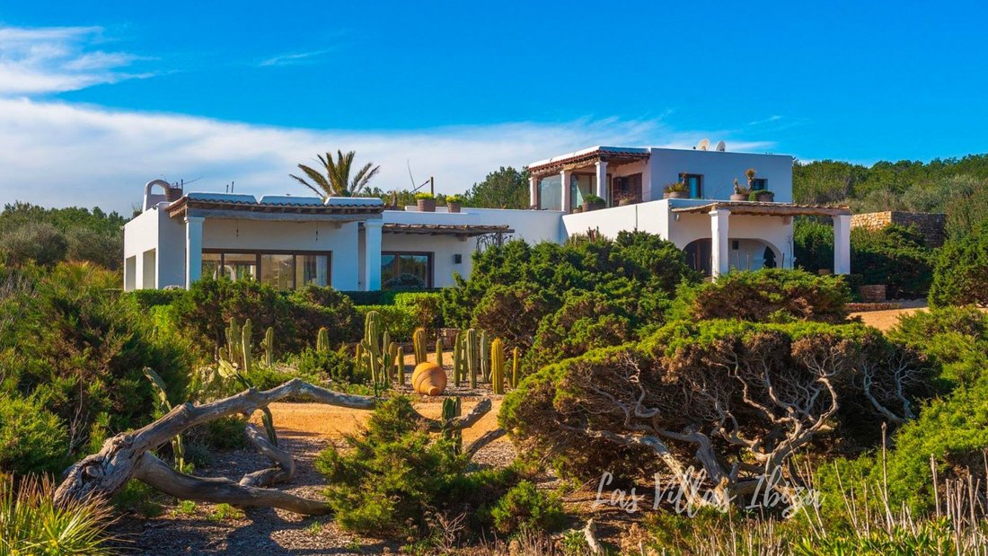 Villa in Sant Carles de Peralta, Santa Eularia des Riu, Balearic Islands 1 - 14012115