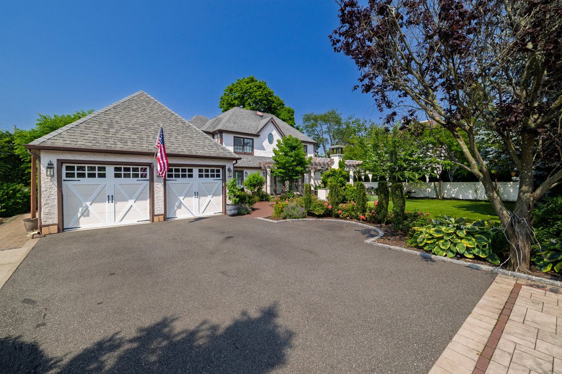 House in Rockville Centre, New York, United States 1 - 18360560