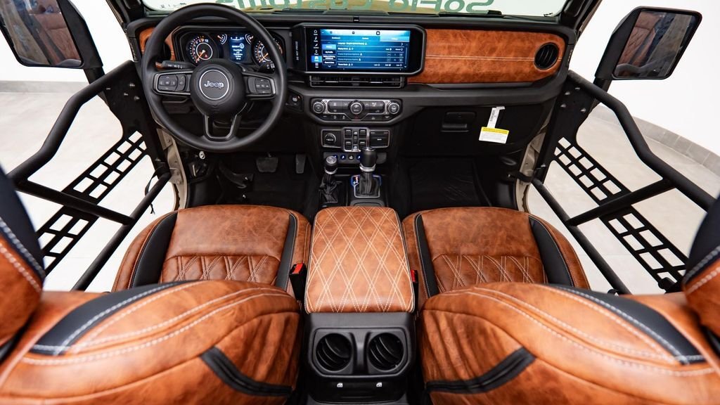 Jeep Gladiator 4X4 in Fort Lauderdale, FL, United States 2 - 18130354
