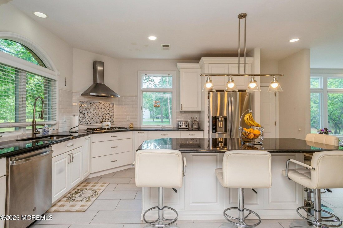 House in Colts Neck, New Jersey, United States 4 - 18369568