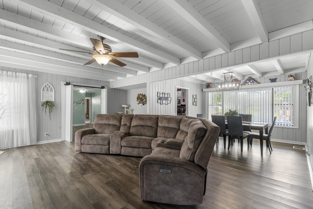 House in Dickson, Tennessee, United States 4 - 18350004