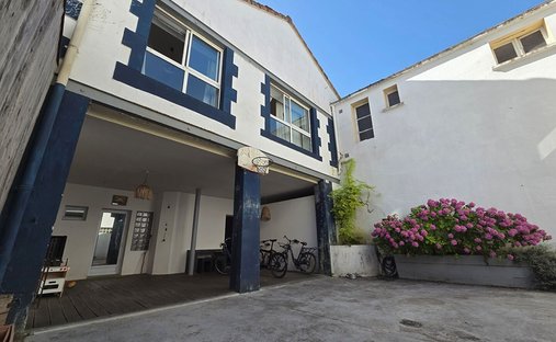 House in Le Genette, La Rochelle, France 1