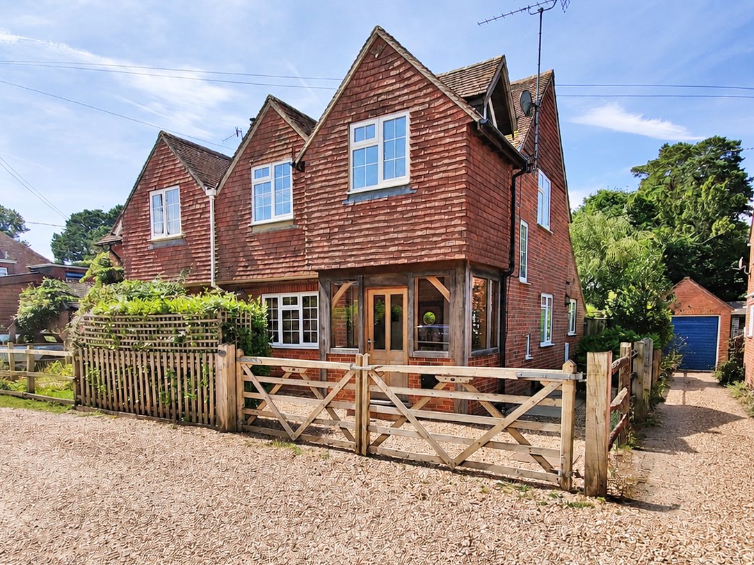 House in Brockenhurst, England 1 - 18365060
